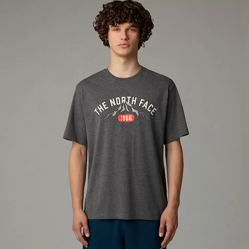 The North Face Camiseta Con Estampado Gráfico Varsity Para Hombre TNF Medium Grey Heather Sale